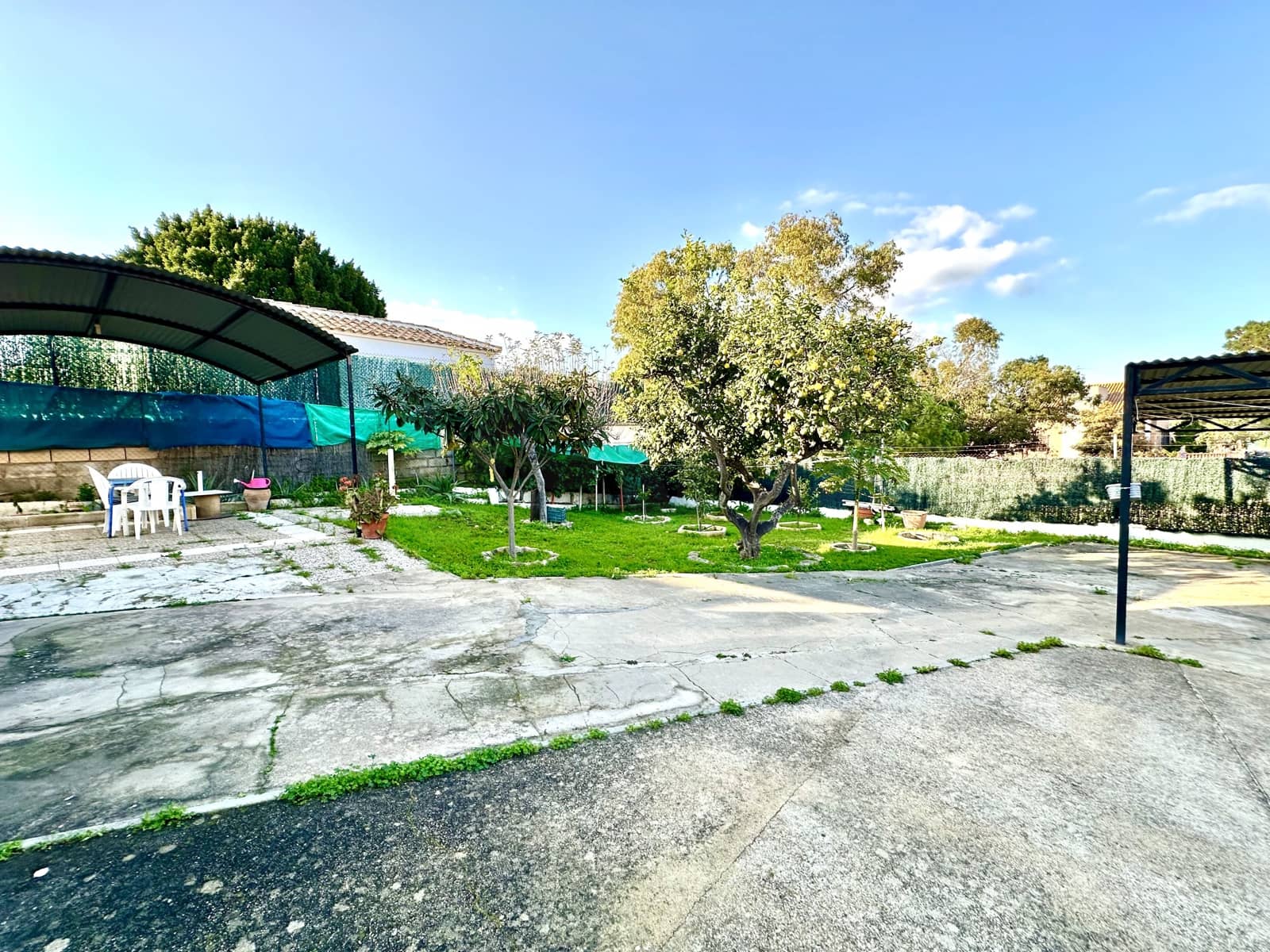 4 bedroom Townhouse for sale in Lepe with garage - € 340,000 (Ref: 10010133)
