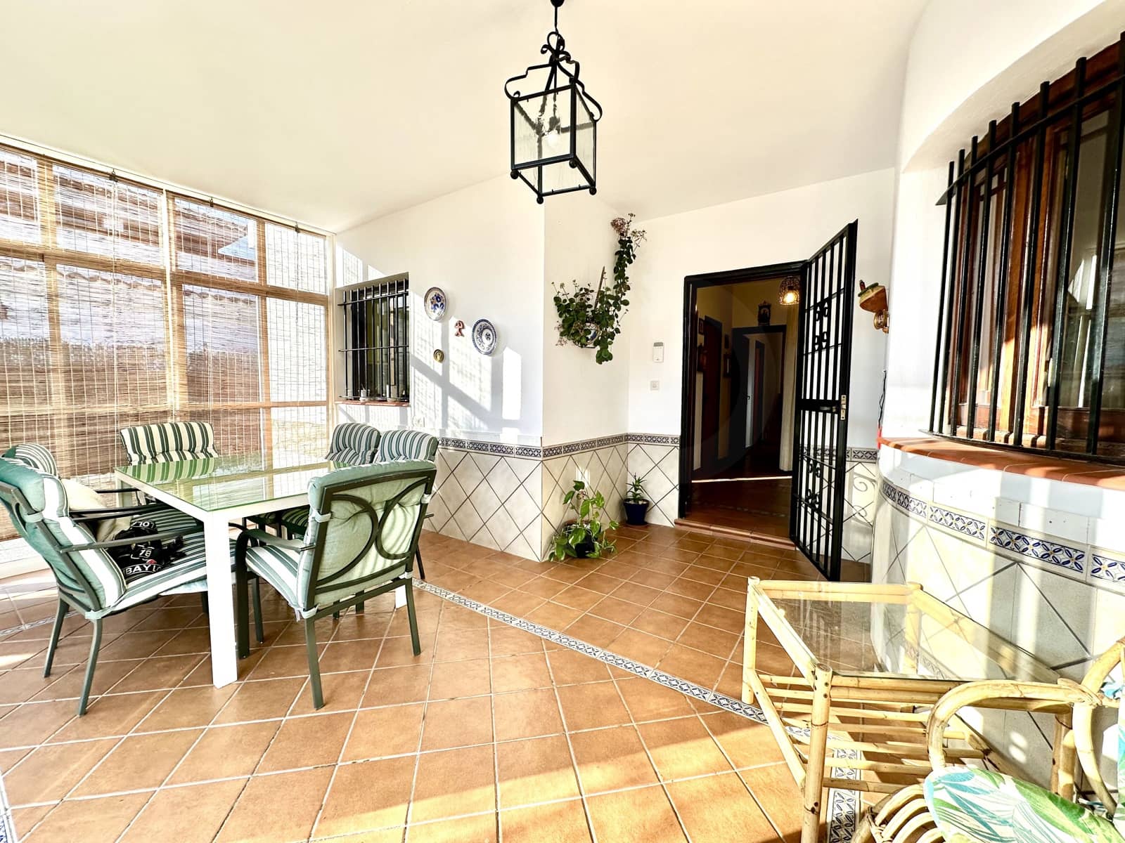 4 bedroom Townhouse for sale in Lepe with garage - € 340,000 (Ref: 10010133)