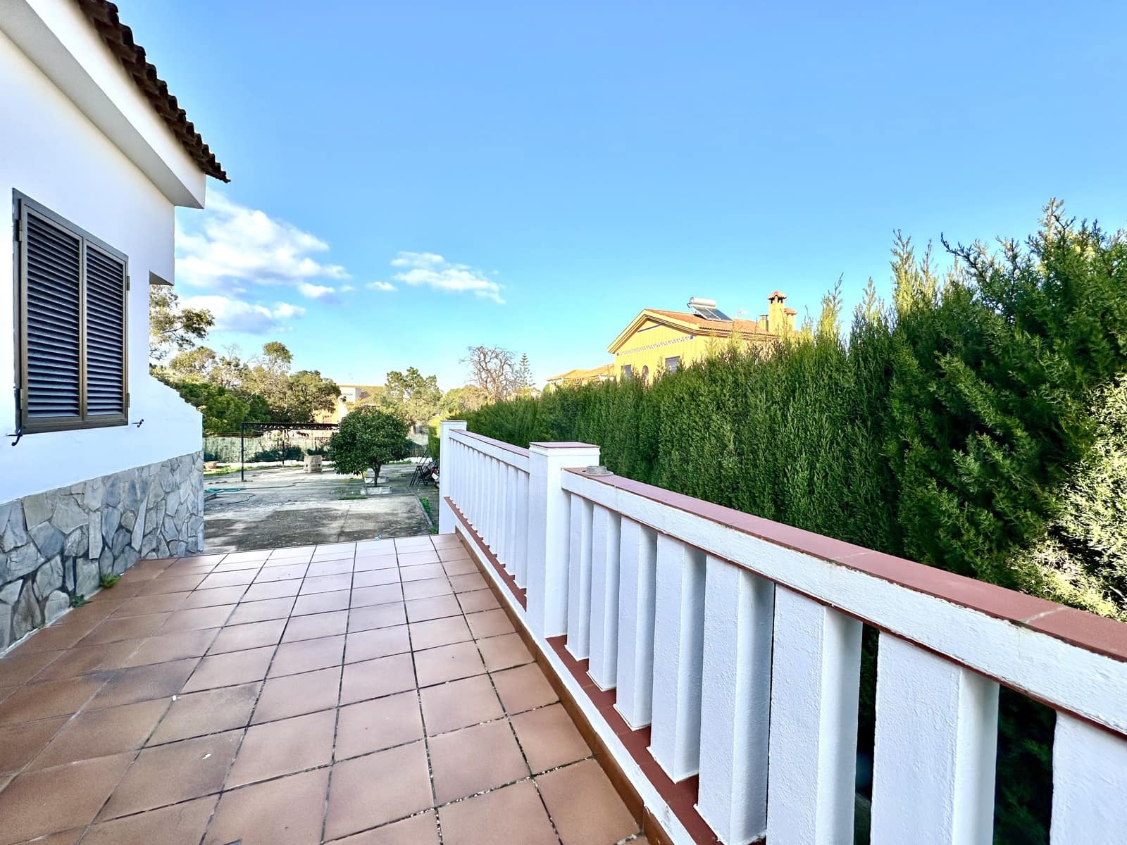 4 bedroom Townhouse for sale in Lepe with garage - € 340,000 (Ref: 10010133)