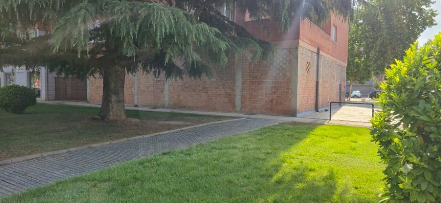 Commercial for sale in Aranda de Duero - € 168,900 (Ref: 10010135)