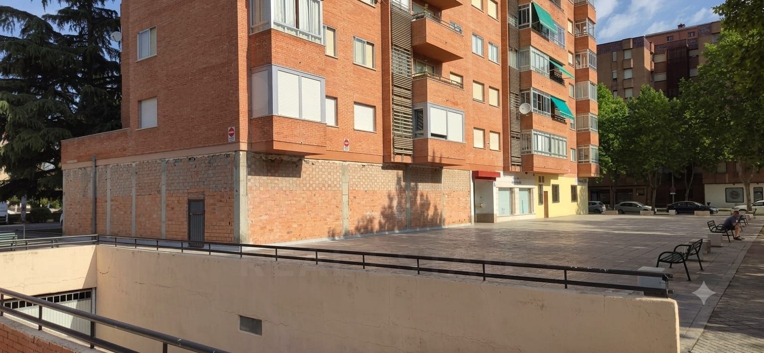 Commercial for sale in Aranda de Duero - € 168,900 (Ref: 10010135)