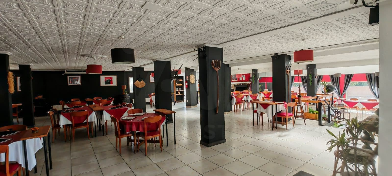 Commercial for sale in Alfaz del Pi / L'Alfas del Pi - € 162,000 (Ref: 10010136)