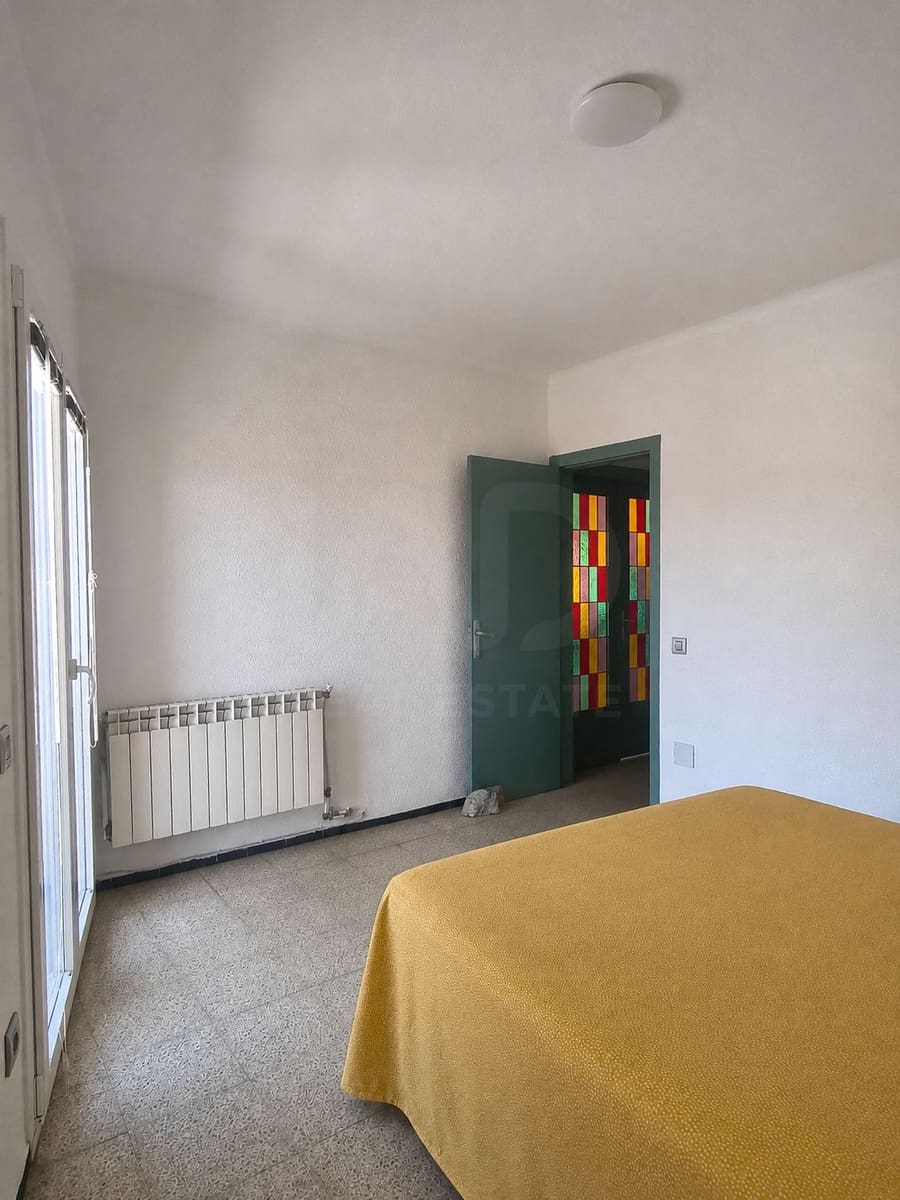 3 makuuhuone Huoneisto myytävänä paikassa Cassa de la Selva - 225 000 € (Ref: 10011512)