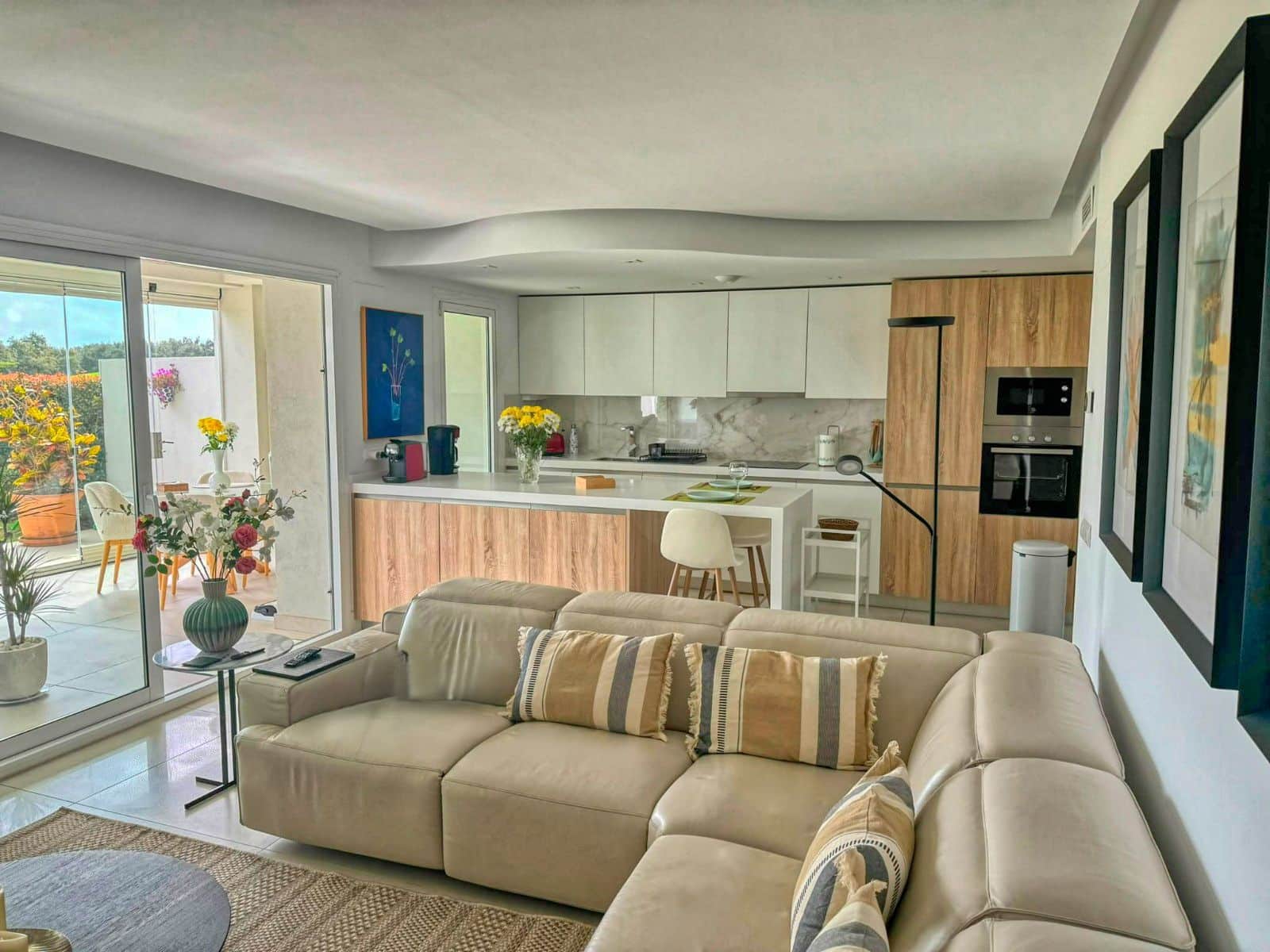 3 chambre Villa/Maison Mitoyenne à vendre à San Roque avec piscine garage - 659 000 € (Ref: 10011513)