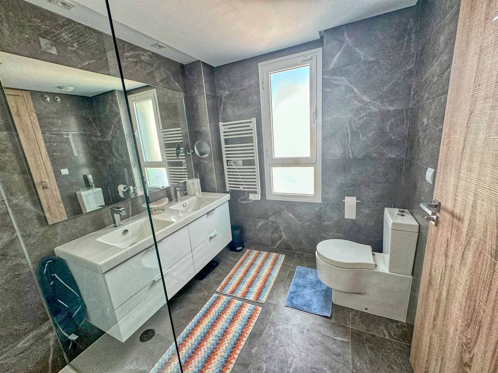 3 chambre Villa/Maison Mitoyenne à vendre à San Roque avec piscine garage - 659 000 € (Ref: 10011513)