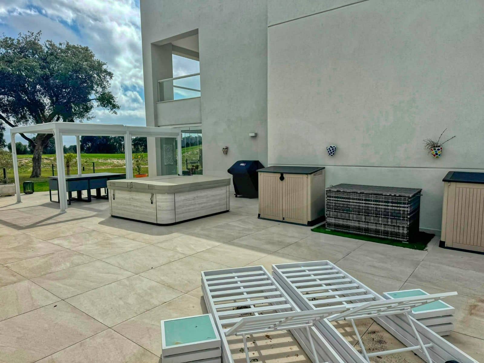 3 chambre Villa/Maison Mitoyenne à vendre à San Roque avec piscine garage - 659 000 € (Ref: 10011513)