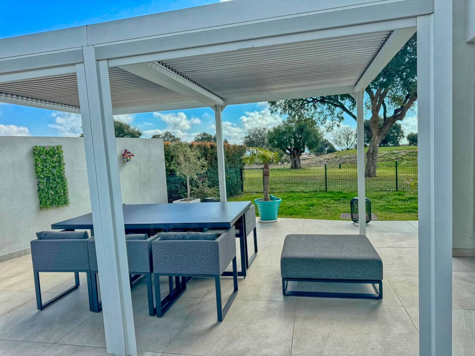3 chambre Villa/Maison Mitoyenne à vendre à San Roque avec piscine garage - 659 000 € (Ref: 10011513)