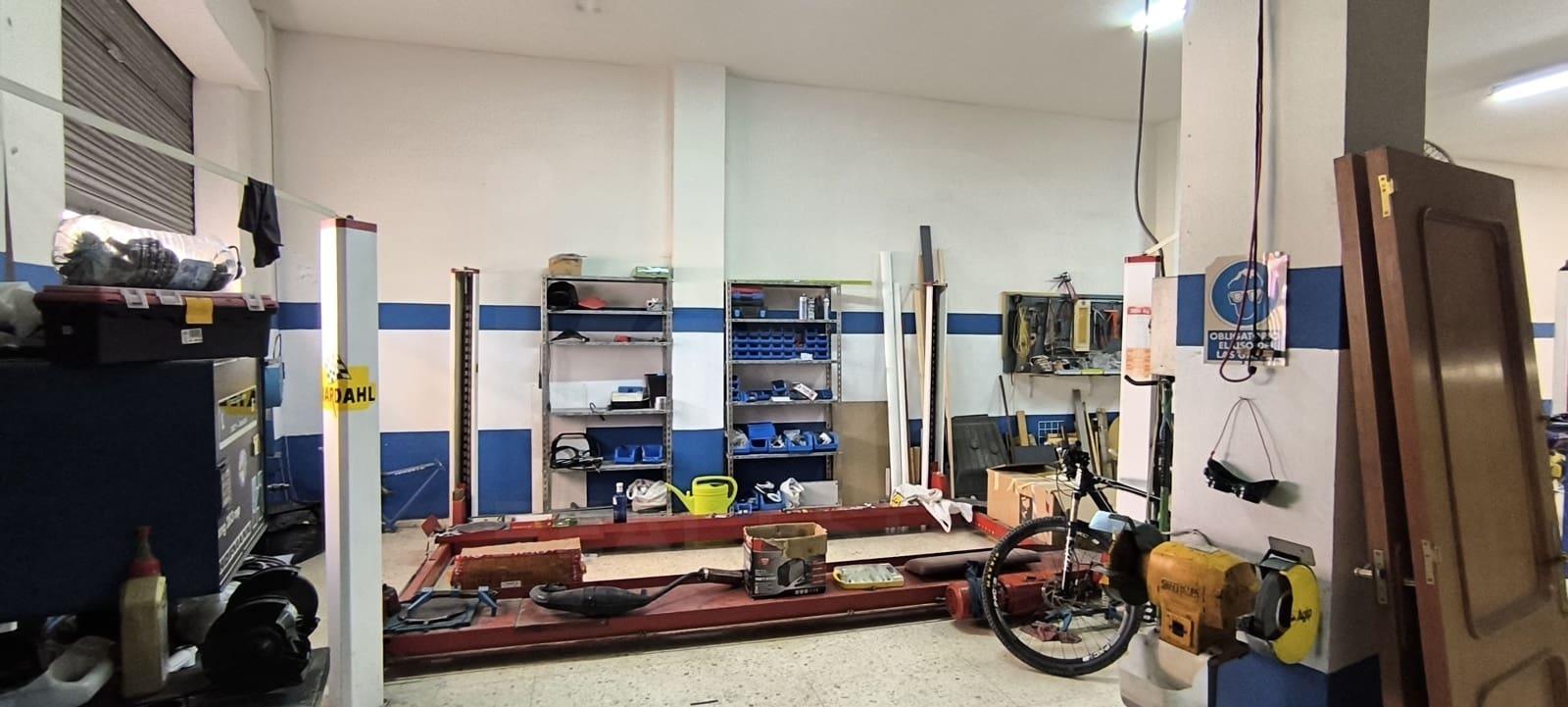 Commercial for sale in Crevillente / Crevillent - € 125,000 (Ref: 10011514)