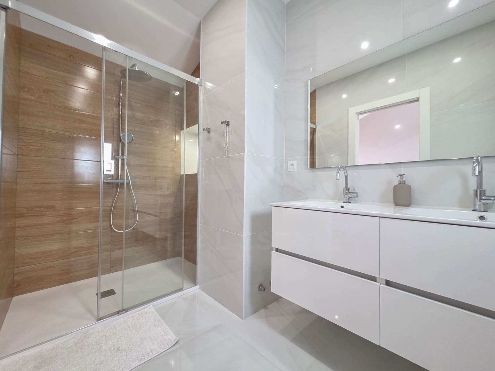 4 Zimmer Reihenhaus zu verkaufen in Rincon de la Victoria mit Pool Garage - 520.000 € (Ref: 10012573)