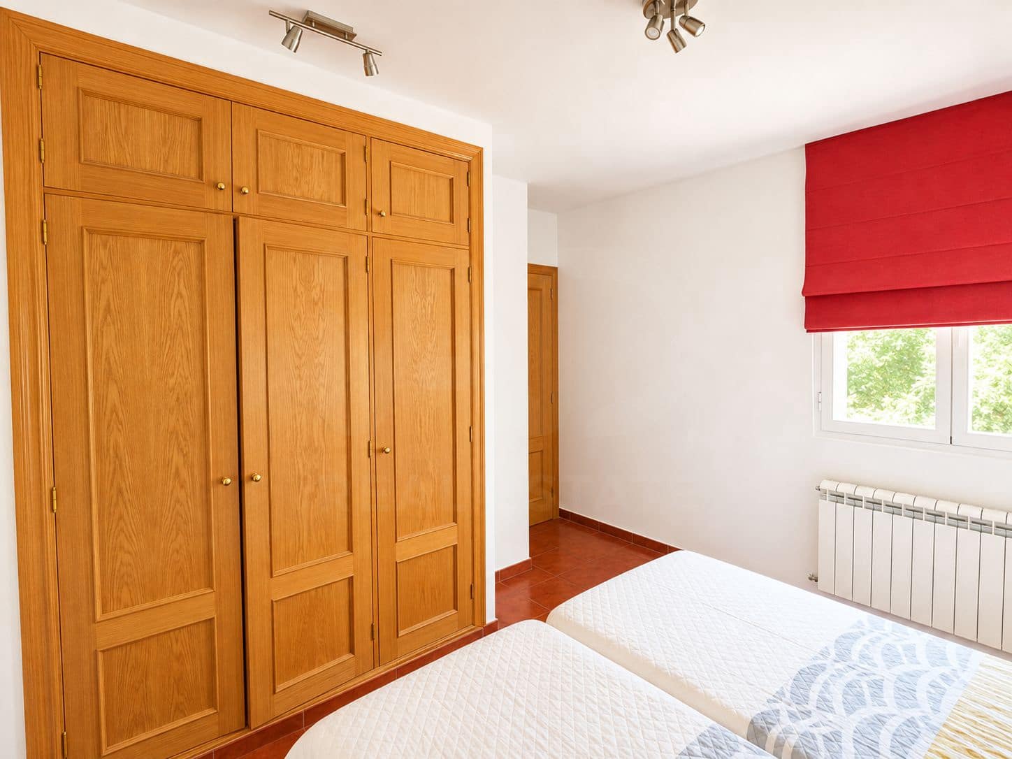 3 sypialnia Dom szeregowy na sprzedaż w Herradon de Pinares z garażem - 230 000 € (Ref: 10012574)