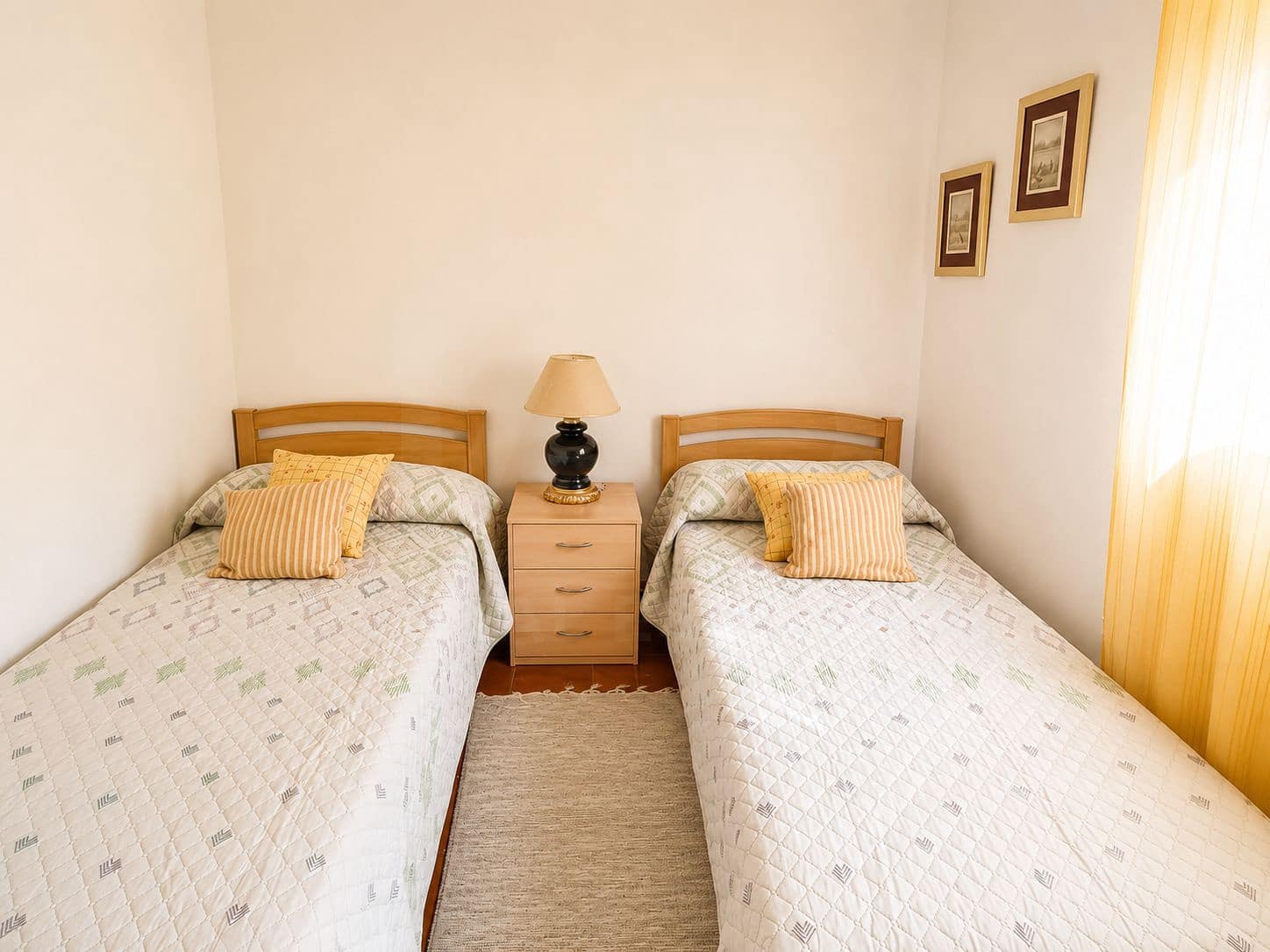 3 sypialnia Dom szeregowy na sprzedaż w Herradon de Pinares z garażem - 230 000 € (Ref: 10012574)