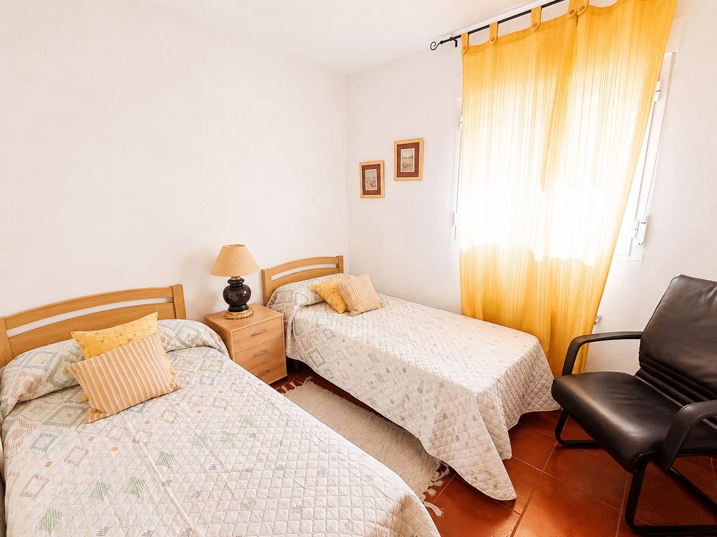 3 sypialnia Dom szeregowy na sprzedaż w Herradon de Pinares z garażem - 230 000 € (Ref: 10012574)