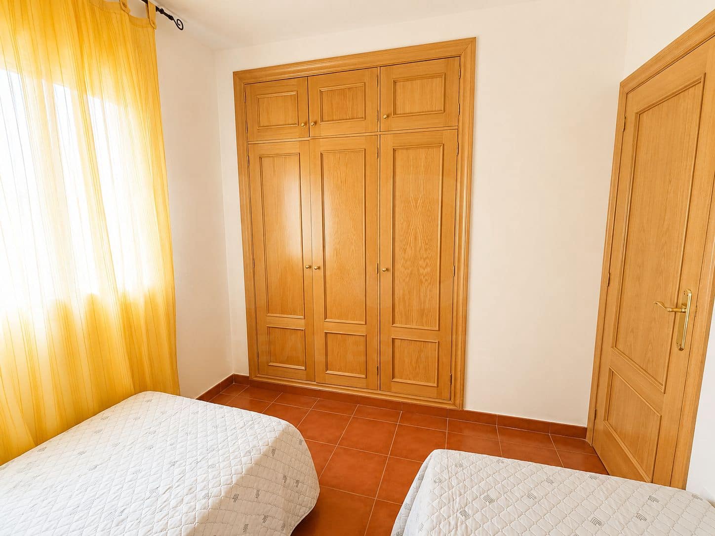 3 sypialnia Dom szeregowy na sprzedaż w Herradon de Pinares z garażem - 230 000 € (Ref: 10012574)