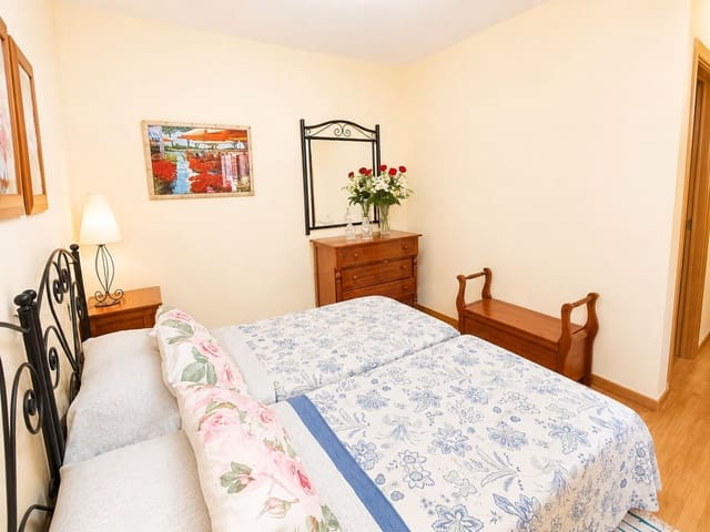 3 bedroom Terraced Villa for sale in Herradón de Pinares - € 230,000 (Ref: 10012574)