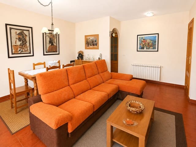 3 bedroom Terraced Villa for sale in Herradón de Pinares - € 230,000 (Ref: 10012574)