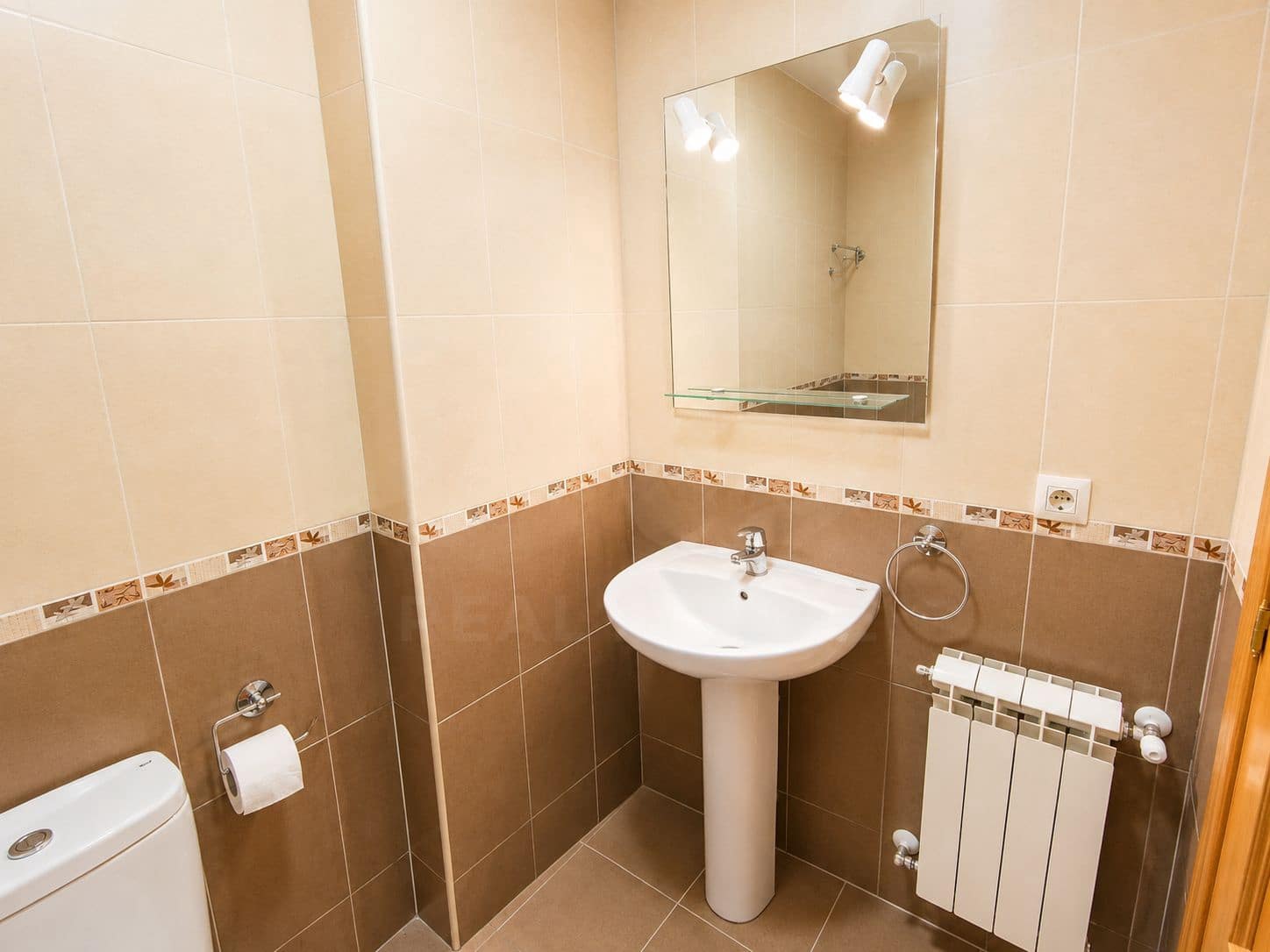 3 sypialnia Dom szeregowy na sprzedaż w Herradon de Pinares z garażem - 230 000 € (Ref: 10012574)