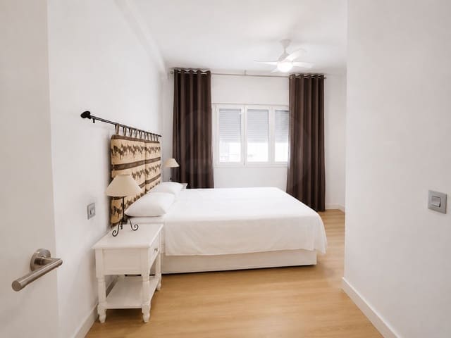 2 bedroom Apartment for sale in Centro, Estepona - € 610,000 (Ref: 10012738)