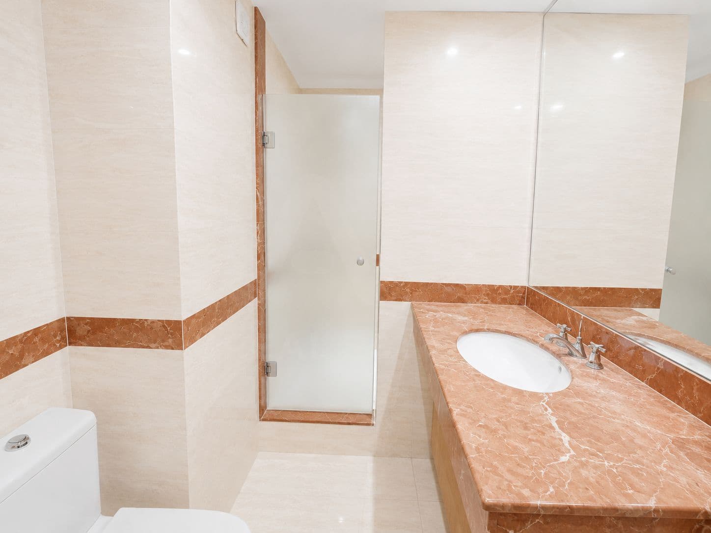 2 bedroom Apartment for sale in Estepona - € 610,000 (Ref: 10012738)