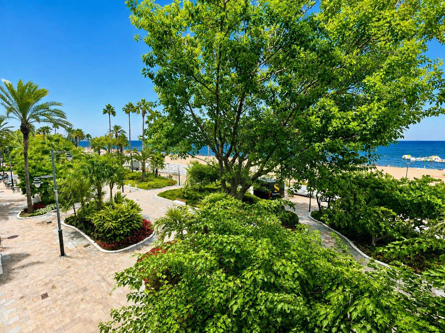 2 bedroom Apartment for sale in Estepona - € 610,000 (Ref: 10012738)