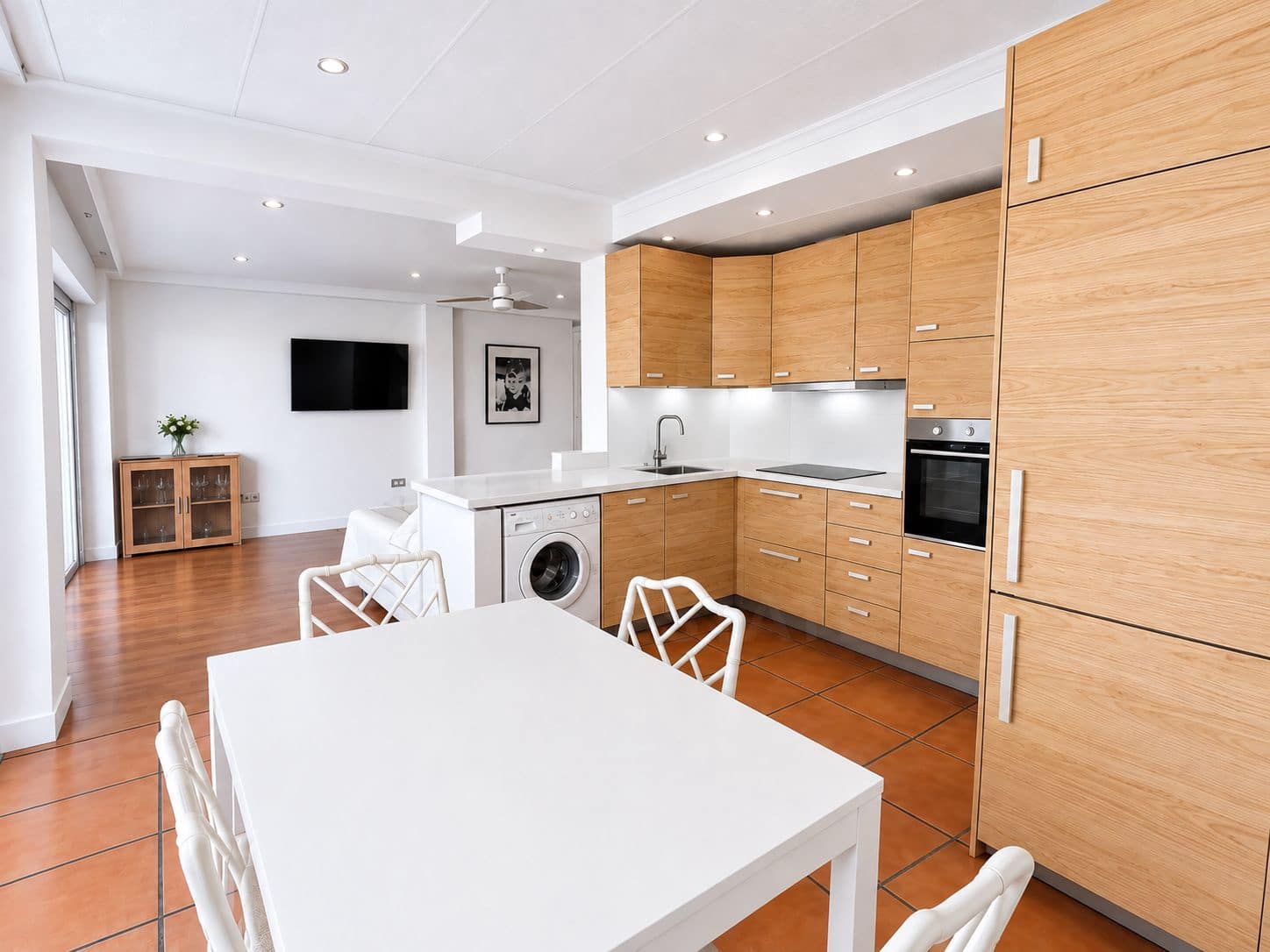3 bedroom Apartment for sale in Estepona - € 832,000 (Ref: 10012740)