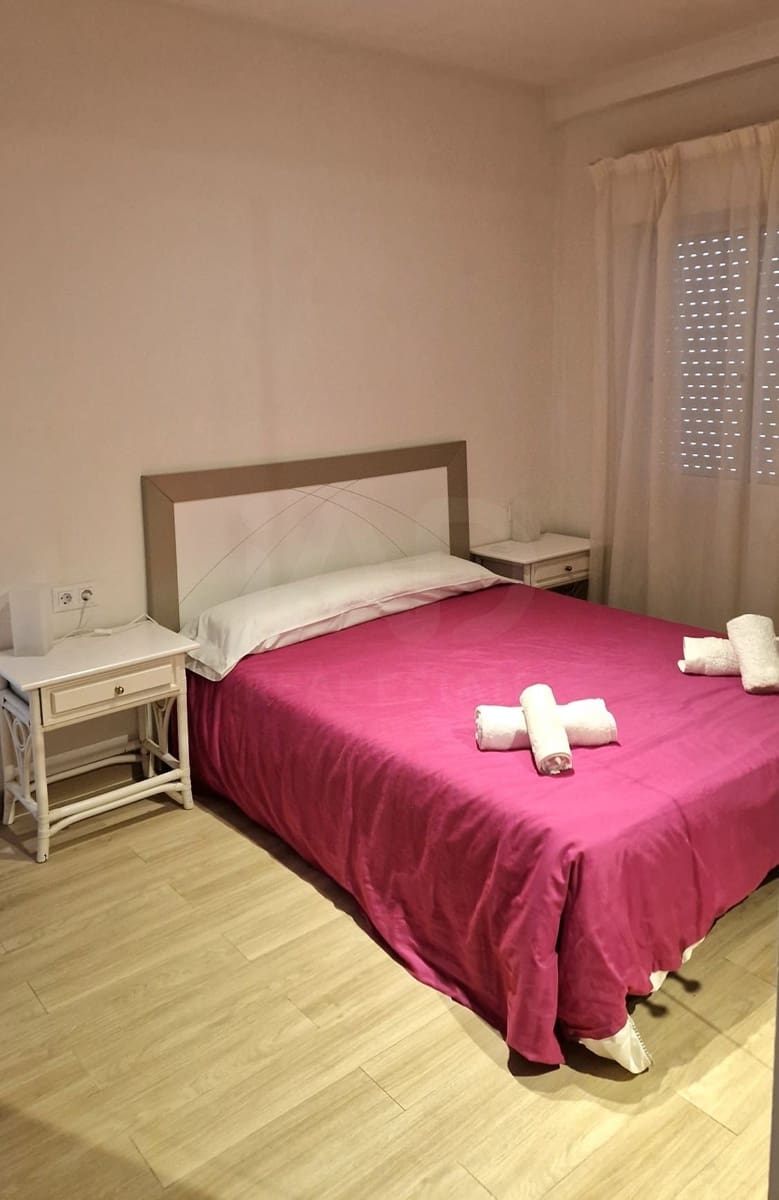3 bedroom Apartment for sale in Estepona - € 832,000 (Ref: 10012740)