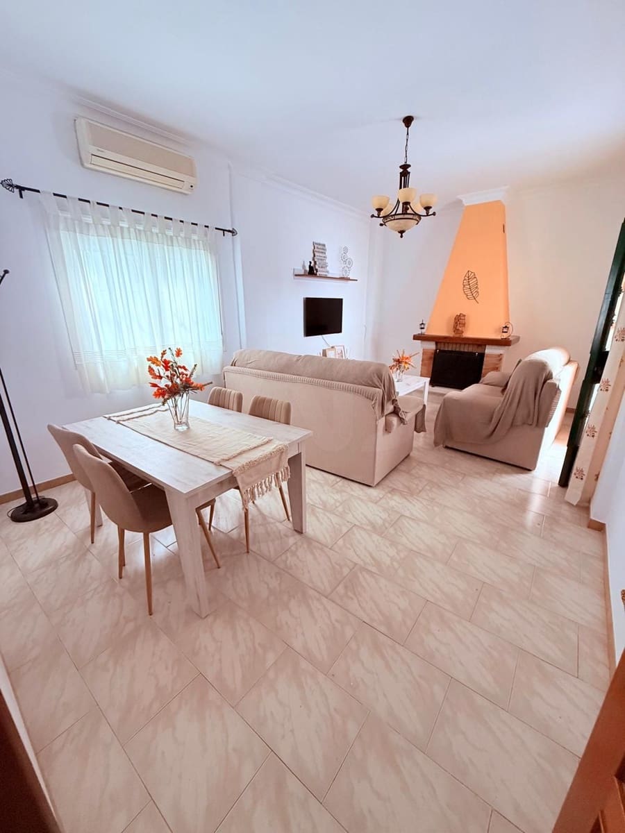 Townhouse for sale in Osuna with garage - € 295,000 (Ref: 10012742)