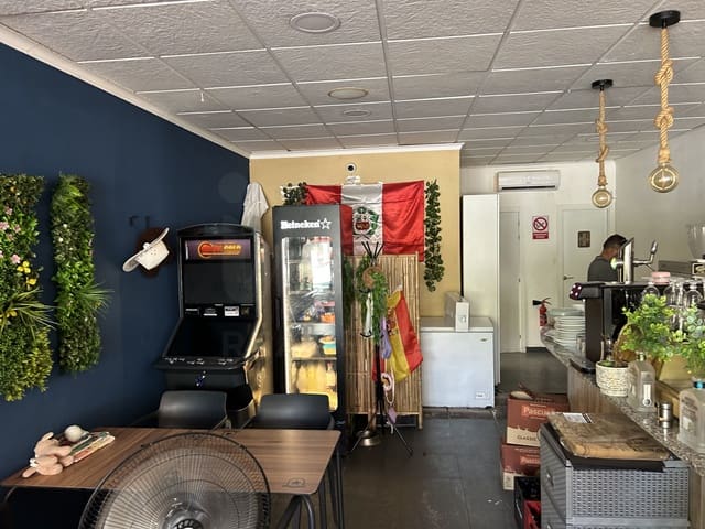Local Comercial en Benidorm en venta - 192.600 € (Ref: 10012747)