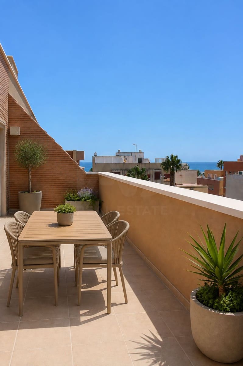 4 bedroom Apartment for sale in Roquetas de Mar with garage - € 305,000 (Ref: 10012750)