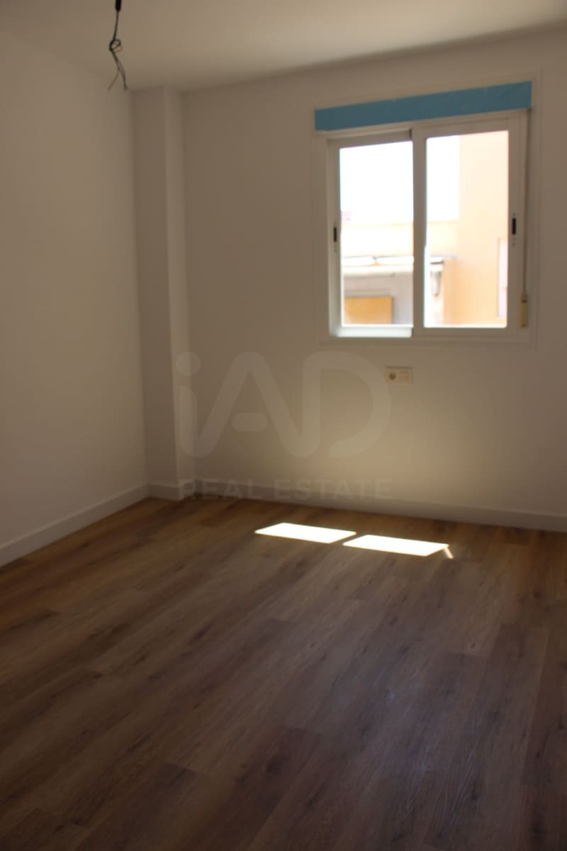 4 bedroom Apartment for sale in Roquetas de Mar with garage - € 305,000 (Ref: 10012750)