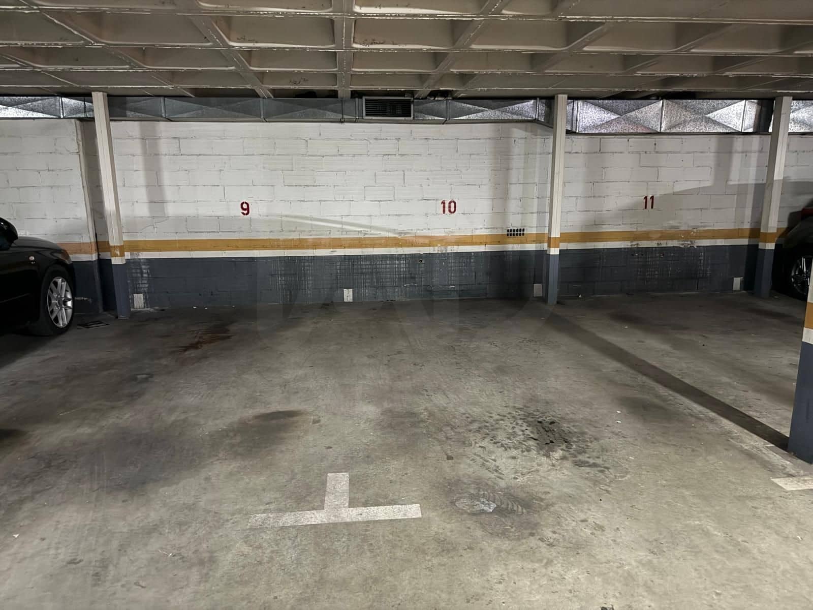 Garage in vendita in Leon citta - 28.000 € (Rif: 10013390)
