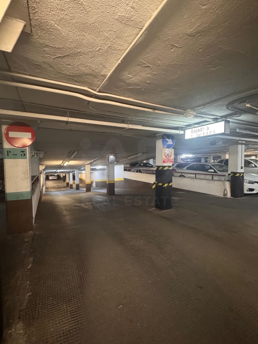 Garage for sale in Madrid city - € 48,630 (Ref: 10014965)