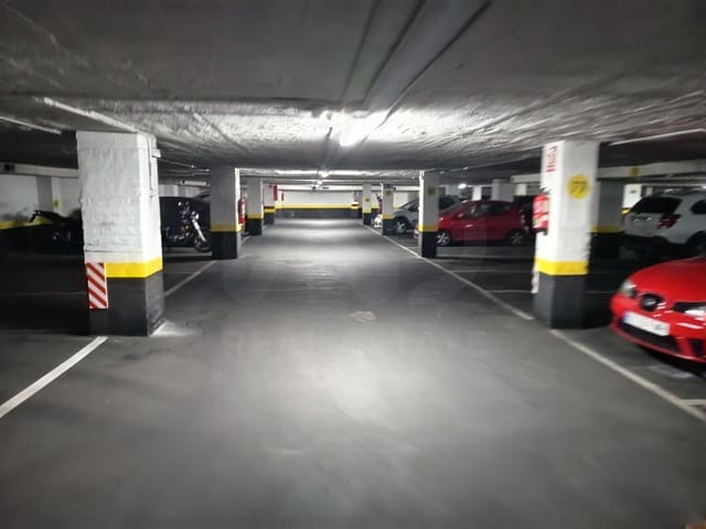 Garage for sale in Cuatro Caminos, Madrid city - € 22,000 (Ref: 10014970)