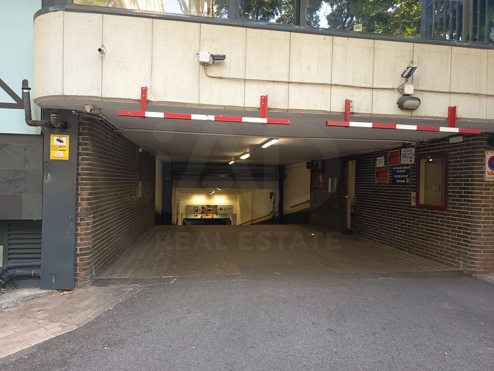 Garage for sale in Madrid city - € 22,000 (Ref: 10014970)