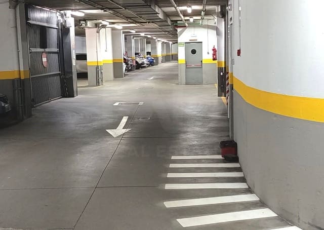 Garage for sale in Pacífico, Madrid city - € 12,452 (Ref: 10014976)