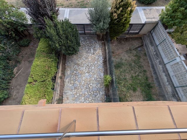 Adosado de 3 habitaciones en Puig-reig en venta con garaje - 329.000 € (Ref: 10015632)