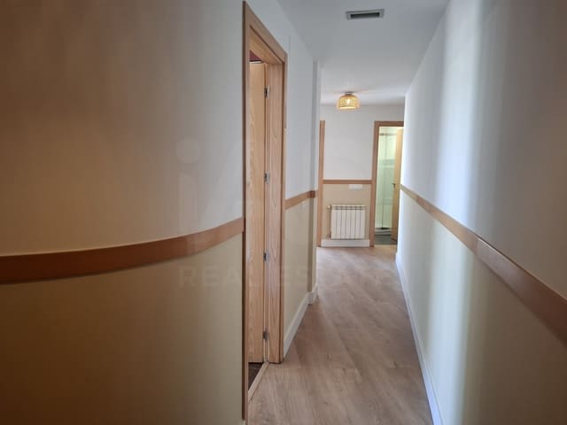3 soveværelse Lejlighed til leje i Talavera de la Reina med swimmingpool garage - € 900 (Ref: 10016681)
