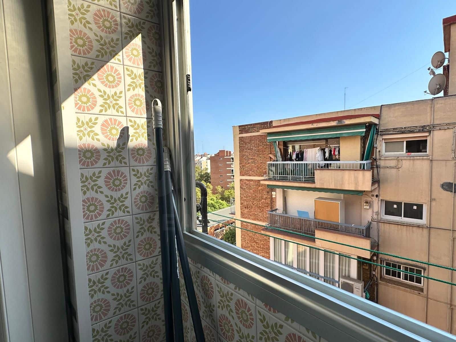 3 bedroom Apartment for sale in Barcelona city - € 350,000 (Ref: 10016778)