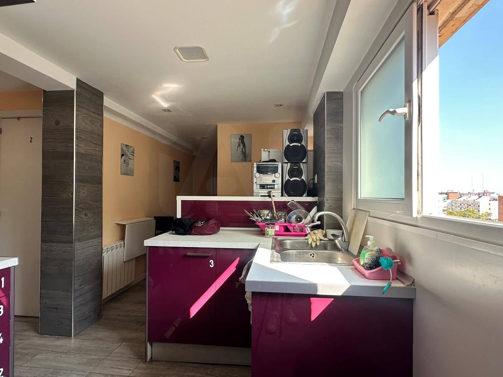 3 bedroom Apartment for sale in Barcelona city - € 350,000 (Ref: 10016778)