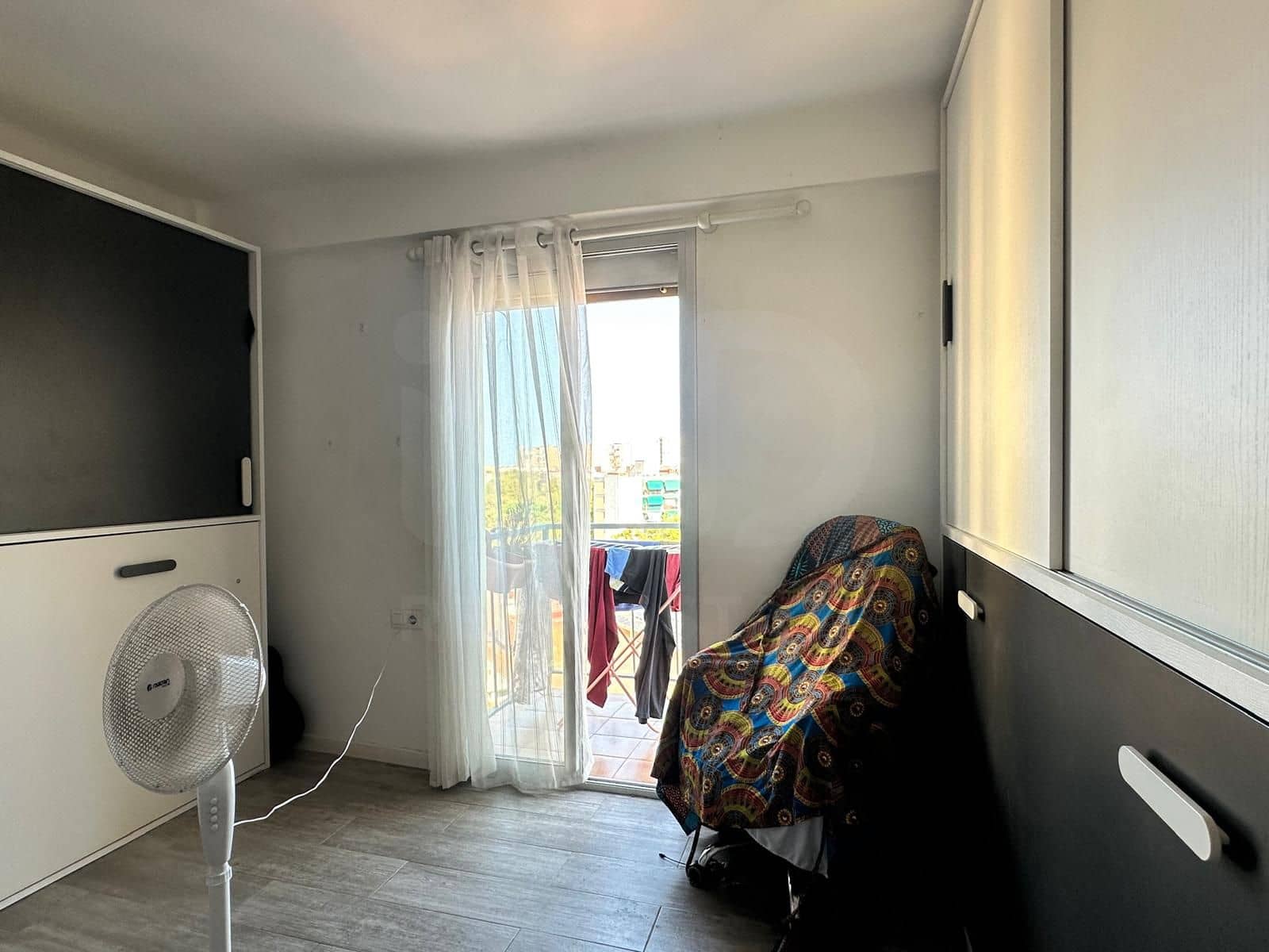 3 bedroom Apartment for sale in Barcelona city - € 350,000 (Ref: 10016778)
