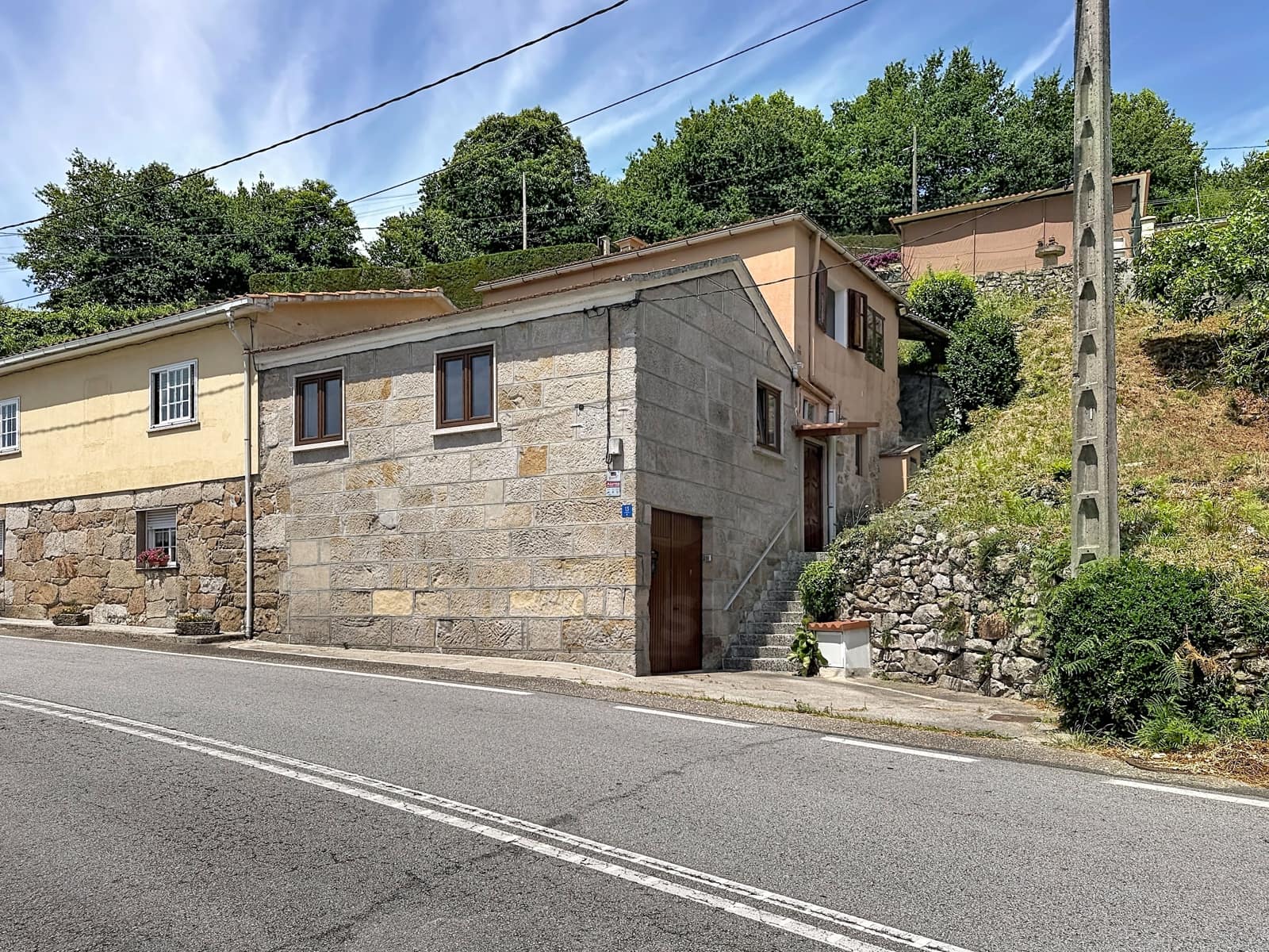 4 bedroom Townhouse for sale in Pontevedra city with garage - € 185,000 (Ref: 10016984)
