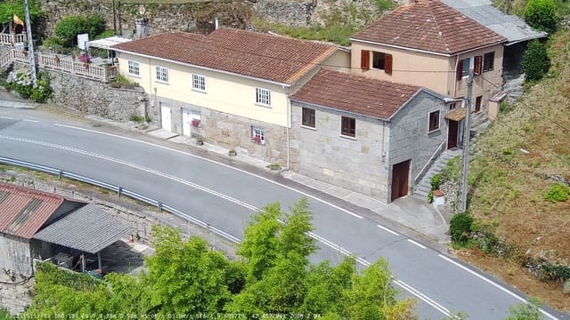 4 bedroom Townhouse for sale in Pontevedra city - € 185,000 (Ref: 10016984)