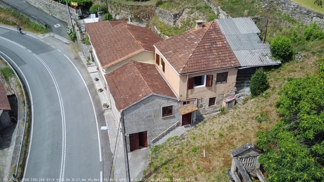 4 bedroom Townhouse for sale in Pontevedra city - € 185,000 (Ref: 10016984)