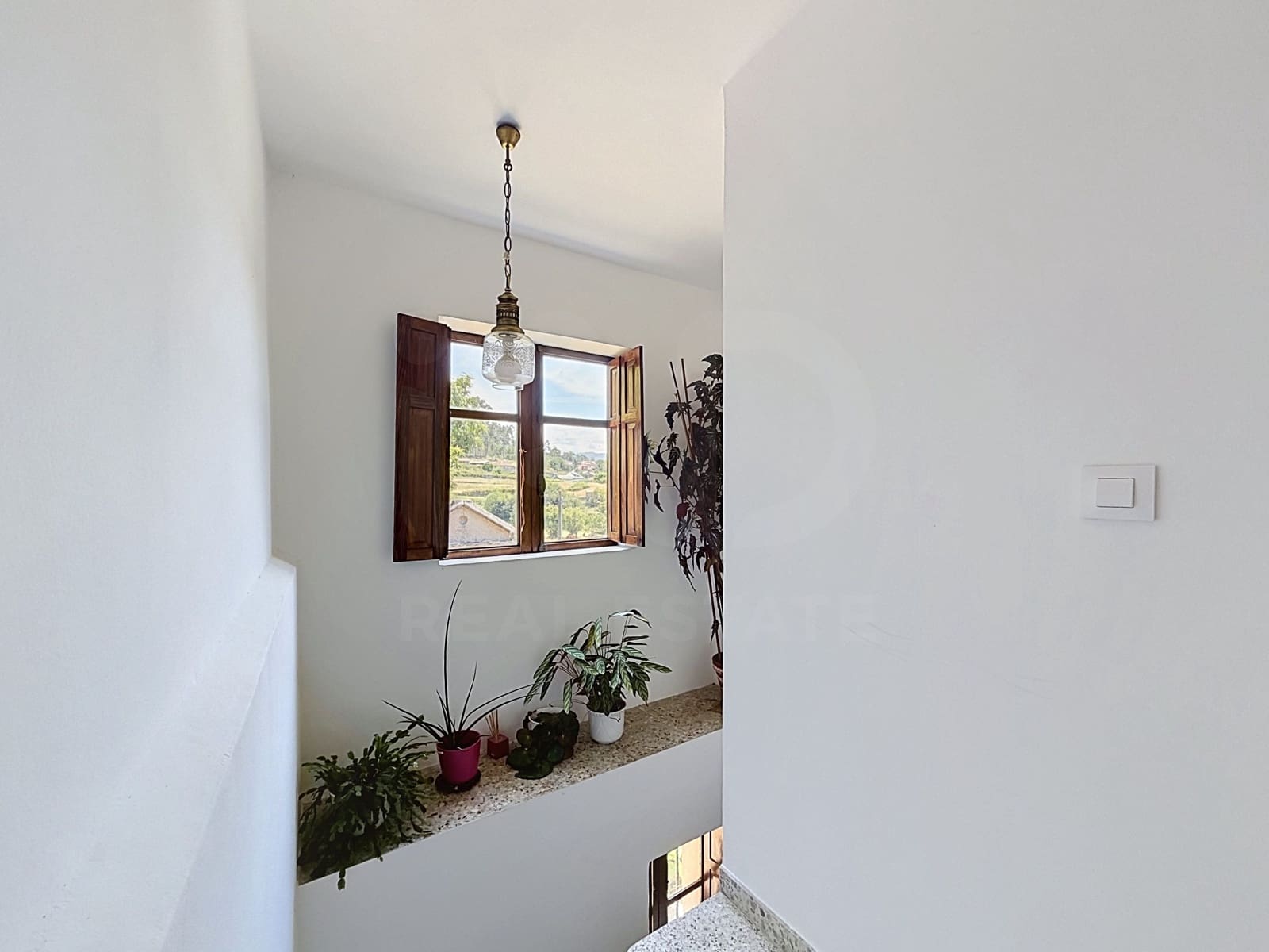 4 bedroom Townhouse for sale in Pontevedra city with garage - € 185,000 (Ref: 10016984)