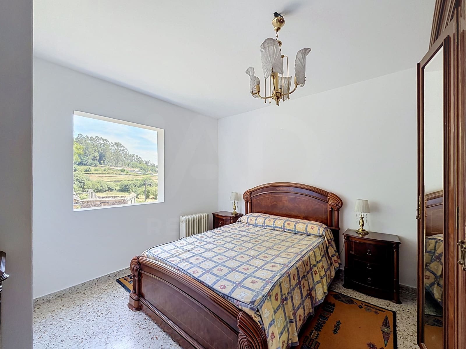 4 bedroom Townhouse for sale in Pontevedra city with garage - € 185,000 (Ref: 10016984)