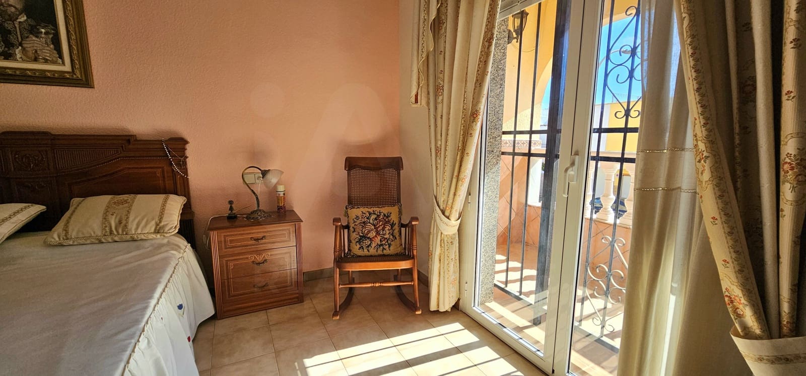 Casa de 4 habitaciones en Roquetas de Mar en venta con garaje - 348.000 € (Ref: 10016988)