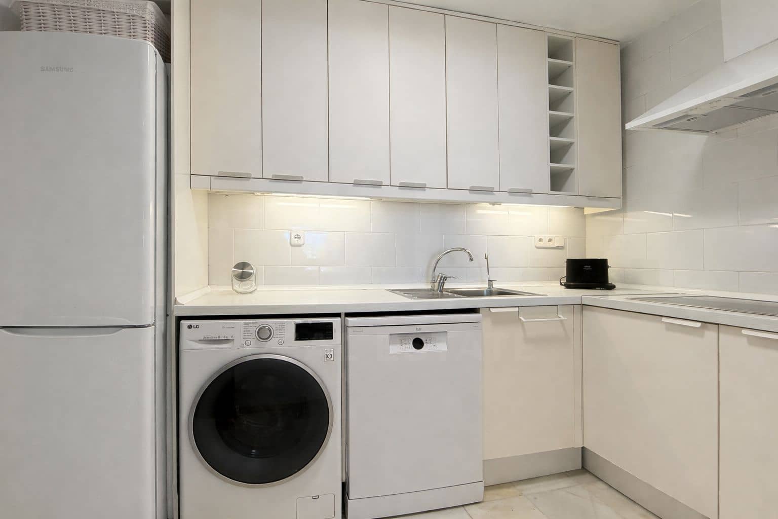 1 bedroom Apartment for sale in Marbella - € 695,000 (Ref: 10016989)