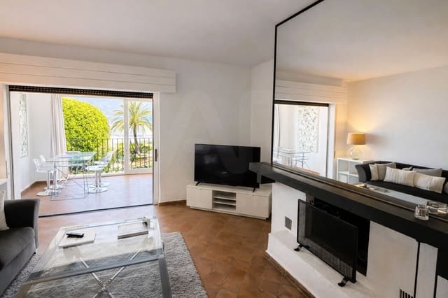 1 bedroom Apartment for sale in Puerto Banus, Marbella - € 695,000 (Ref: 10016989)