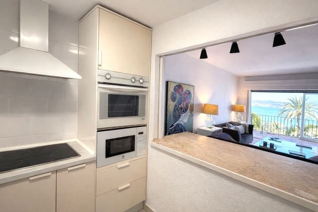 1 bedroom Apartment for sale in Puerto Banus, Marbella - € 695,000 (Ref: 10016989)