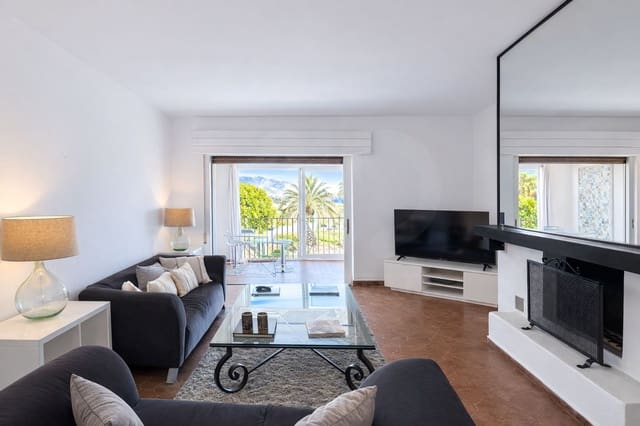 1 bedroom Apartment for sale in Puerto Banus, Marbella - € 695,000 (Ref: 10016989)