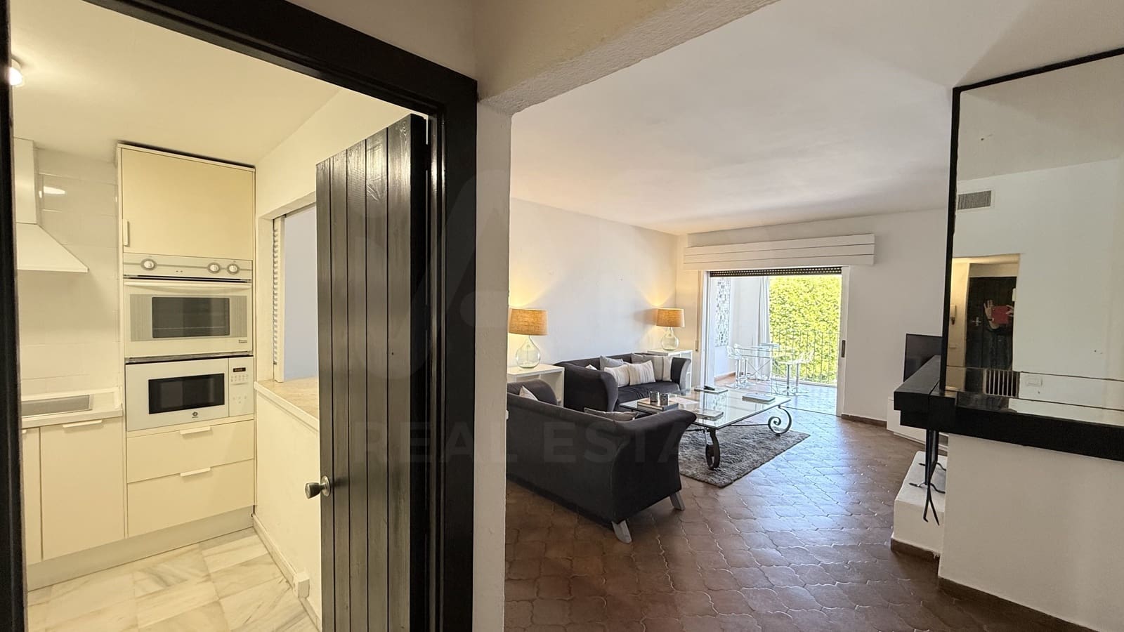 1 bedroom Apartment for sale in Marbella - € 695,000 (Ref: 10016989)